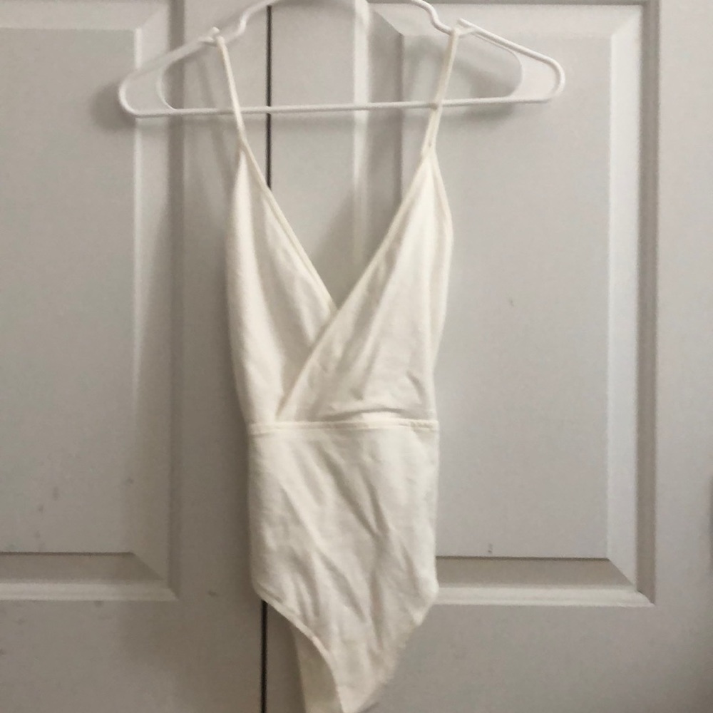 White cross front body suit forever 21